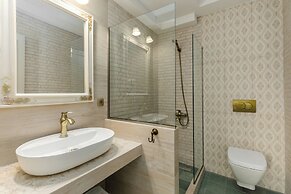 Meydani Suites