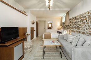 Meydani Suites