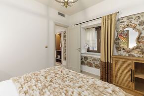 Meydani Suites