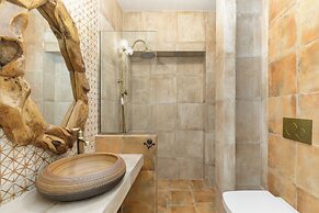 Meydani Suites