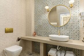 Meydani Suites