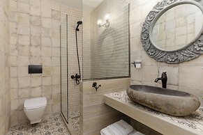 Meydani Suites