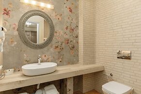 Meydani Suites