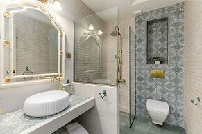 Meydani Suites