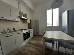 Cavour 46 Second in Firenze