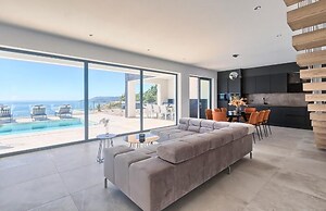 Villa Ultima