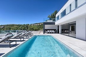 Villa Ultima