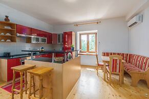 Holiday House Anna