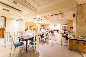 ADIKA HOTEL BAHTERA