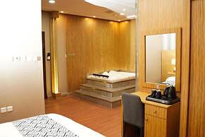 Palette Luxury Credi Hotel