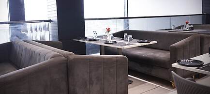 JMC HOTEL S INN