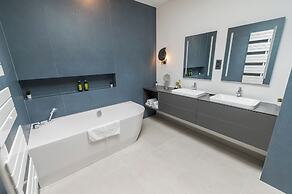 BJ81 Suite Hotel