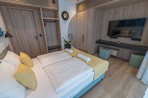 BJ81 Suite Hotel