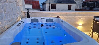 VIU2 Castle