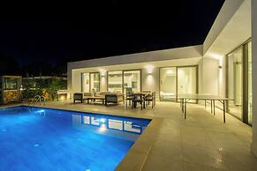 Pluto-1 PLANET LUXURY VILLAS