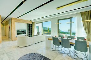 Pluto-1 PLANET LUXURY VILLAS
