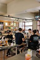 Bar Broadway