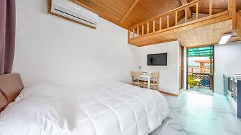 Boryeong Hiddenvillage Dokchae Poolvilla