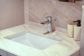Direct Dubai Mall Access Downtown Boulev