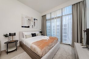New Stylish Studio in Azizi Riviera