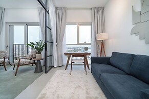 Cozy 2BD Work in Style Dubai Hills