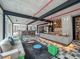 Cozy 2BD Work in Style Dubai Hills