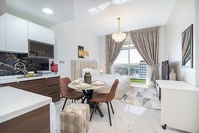 NEW Lisiting | Miracle Garden | Great Location