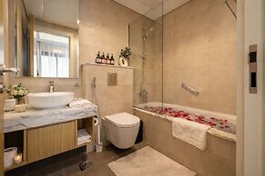 Chic 2BR Urban Escape in Aykon City