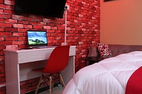 Hidden Gems Studio Apartments