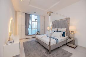 Sophisticated 1BR Palm Apt w Beach Access