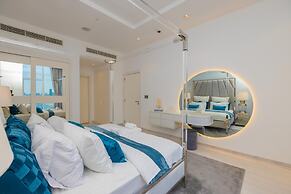 Sophisticated 1BR Palm Apt w Beach Access