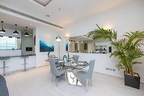 Sophisticated 1BR Palm Apt w Beach Access