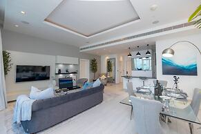 Sophisticated 1BR Palm Apt w Beach Access