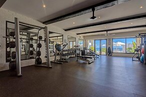 Oceanview Residence With World Class Amenities