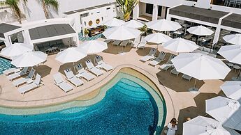 Oceanview Residence With World Class Amenities