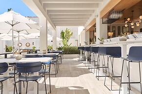 Oceanview 2BD Residence With a Spacious Terrace