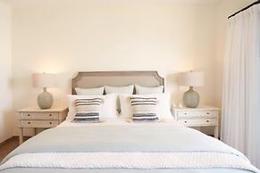 Oceanview 2BD Residence With a Spacious Terrace