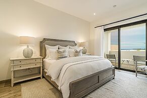 Oceanview 2BD Residence With a Spacious Terrace