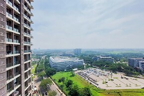 Good Designed And Restful Studio Sky House Bsd Apartment