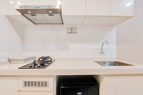 Good Designed And Restful Studio Sky House Bsd Apartment