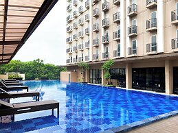 Good And Comfy Studio At Azalea Suites Apartment