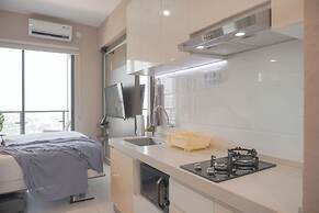 Comfort And Good Place Studio At Sky House Bsd Apartment