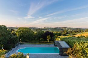 Antico Casale Vignale Stunning View and Pool