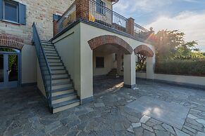 Antico Casale Vignale Stunning View and Pool