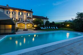 Antico Casale Vignale Stunning View and Pool