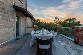 Antico Casale Vignale Stunning View and Pool
