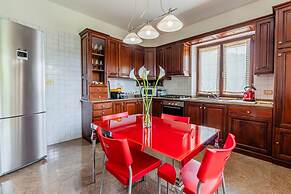 Panorama Villa Nestled Among the Vineyards Langhe