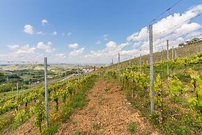 Panorama Villa Nestled Among the Vineyards Langhe