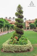 Luca Pyramids Inn