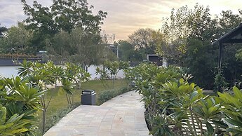 Amã Stays & Trails Nilaya Amaltaas Villa, Udaipur